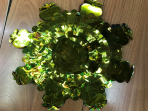 H27 שרשרת צבעונית מרובעת עם